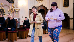 Olomoucké arcibiskupství kvůli negativním reakcím zrušilo pouť pro LGBT+ věřící