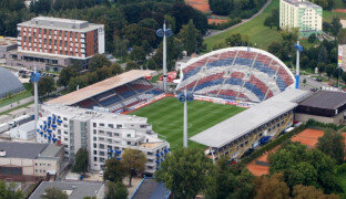 Andrův stadion v Olomouci má trávník světové úrovně. Získal pět hvězd