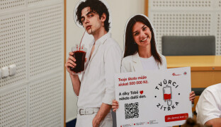 Za darování krve půl milionu pro školu. Kraj láká studenty do nové kampaně