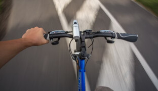 Cyklisté se vyhnou frekventované silnici. Kde Olomouc postaví novou stezku?
