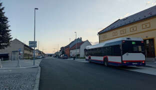 Autobusy 18 a 20 pojedou jinak. Horka asfaltuje Olomouckou