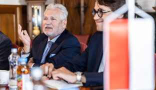 Předstihli jste nás, říká Ferancová. Do Olomouce zavítal bývalý polský prezident