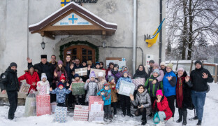 Boty, pyžamo i baterka. Přání 500 dětí z Ukrajiny teď mohou splnit i lidé z Olomoucka
