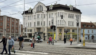 Konec zbytečného čekání? Dvě křižovatky v centru Olomouce dostaly chytré semafory