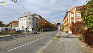 Řidiči tudy neprojedou. Wolkerovu v Olomouci zavírá oprava přejezdu