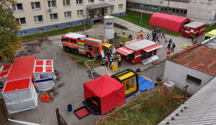 Část nemocnice uzavřeli, přišla izolace i dekontaminace. Šlo o velké cvičení