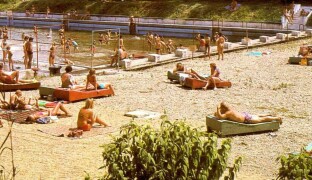 Zapomenuté stavby: Koupaliště v centru je minulostí. Pamatujete Sokolskou plovárnu?