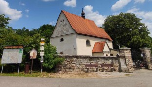 Letní výlety: Boušín vám učaruje, poklidem i příběhem o zázračném uzdravení