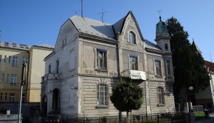 Zapomenuté stavby: Chátrající Sochovu vilu chce stát prodat. Litovel o památku zájem nemá