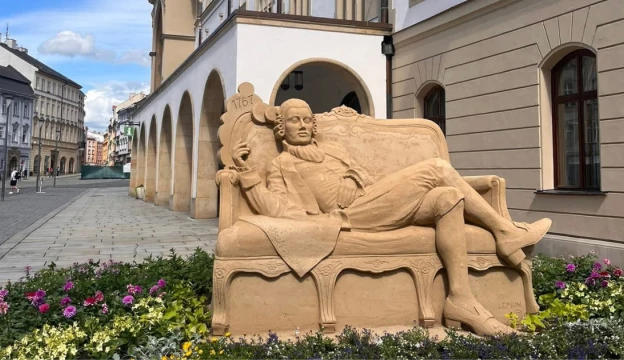 Zas a znova poničený Mozart. Oprava? Možná na konci července, říká autor Lemon