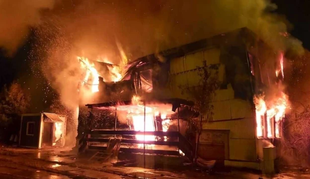 Noční požár v Olomouci. Hasiči zasahovali v městské části Povel