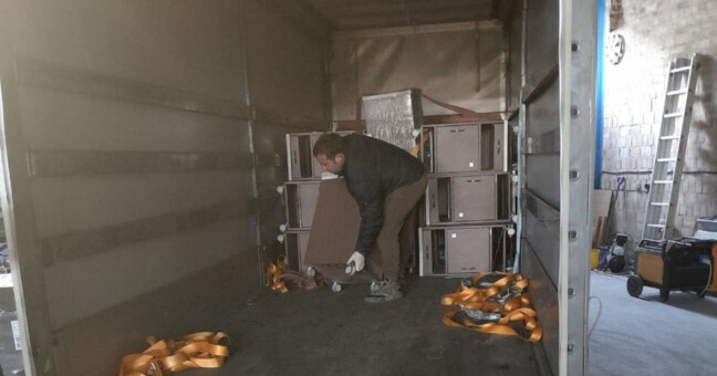 Pomoc z Olomouce míří na Ukrajinu. Arcidiecézní charita dodala nemocniční postele