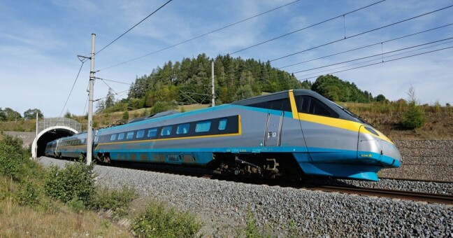 Polské Pendolino bude jezdit přes Olomouc. Zkušební provoz potrvá až do června