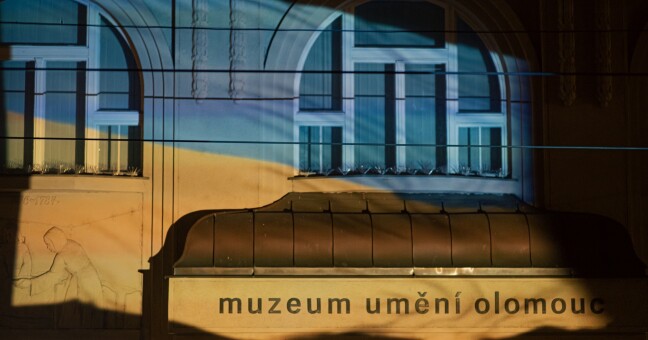 Projekce vlajky na budově Muzea umění Olomouc, foto: Štefan Berec