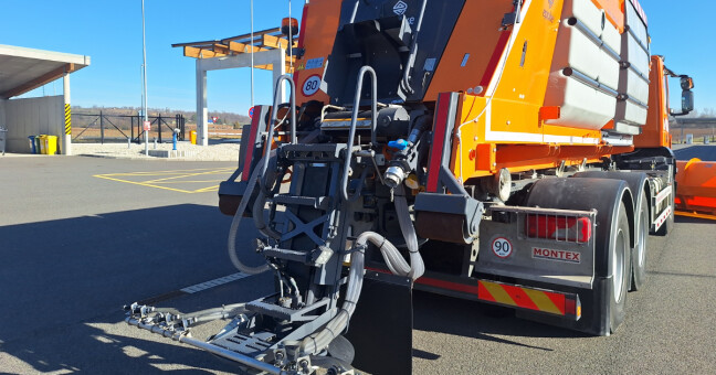 Zimní sezóna skončila. Na silnice se použilo víc než 100 tisíc tun soli