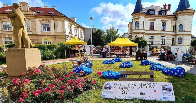 Sousedská slavnost v prostranství na rohu ulic Mozartova a Žilinská v loňském roce, foto: Úřední čtvrť žije