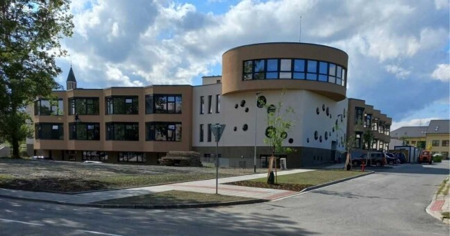Budova nového kampusu waldorfské školy v Olomouci-Hejčíně, foto: Waldorfská škola Olomouc