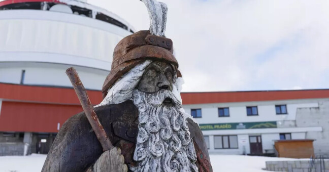 Současný Praděd a připravovaná socha, foto: Kudy z Nudy / Pradědova galerie