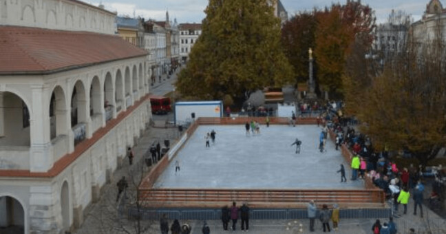 Kluziště na náměstí v Prostějově. Foto: MMPv