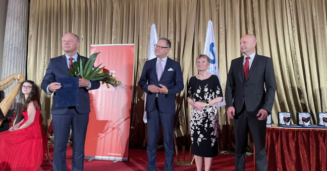 Ocenění pro nejlepšího starostu kraje získal Jiří Kudláček z Hranic. Zdroj: město Hranice