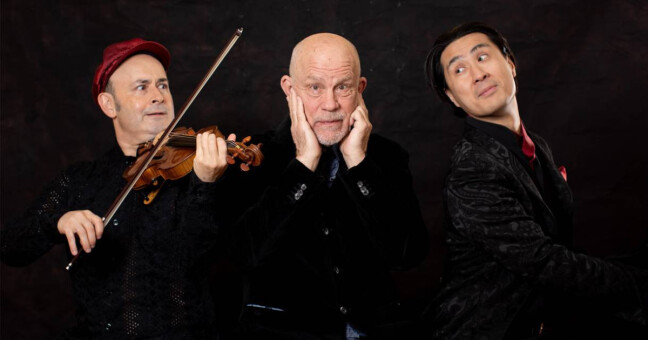 John Malkovich exceluje v divadelní hře The Music Critic, zdroj: Vanity Club