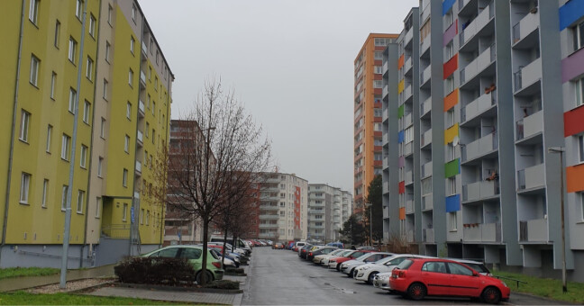 Parkování v Povlu. Foto: Ondřej Chlup