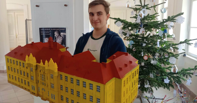 zdroj: Gymnázium Jana Opletala