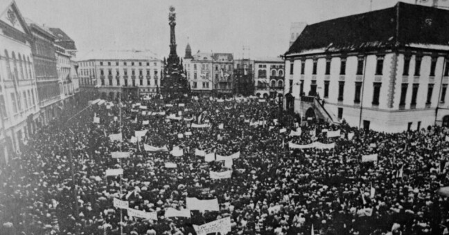 Události Sametové revoluce v Olomouci, zdroj: Paměť národa