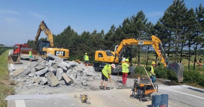 Úsek poškozené dálnice D35, foto: ŘSD
