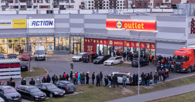 Fronta u outletu v Praze, zdroj: Lidl Česká republika
