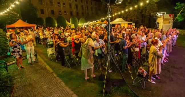 Divadlo pravidelně pořádá také letní festival pod širým nebem, zdroj: Divadlo Tramtarie 