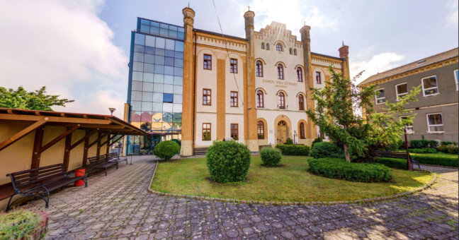 Ilustrační foto, Domov důchodců v Kobylé nad Vidnávkou. Zdroj: Custodium