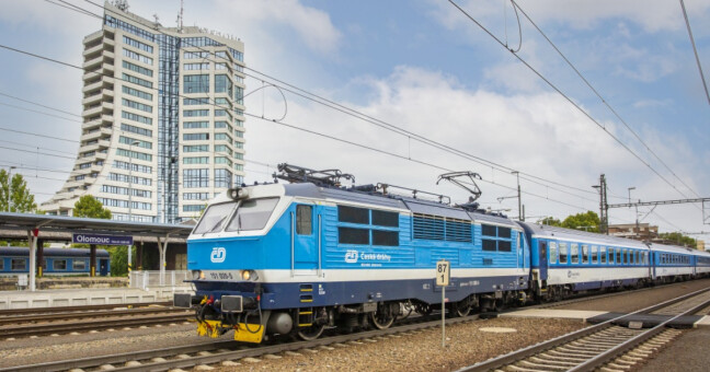 Lokomotiva 151 na olomouckém hlavním nádraží. Zdroj: České dráhy