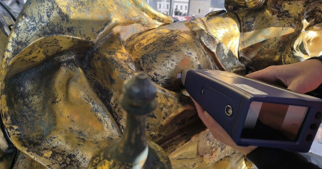 Rentgenový fluorescenční spektrometr, foto: Petr Bednář