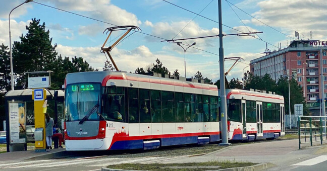 Kde přesně se nachází tramvaj nebo autobus? Aplikace IDSOK dostala novou funkci