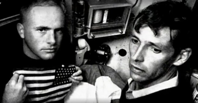 Jacques Piccard a  Don Walsh v batyskafu na dně Mariánského příkopu | zdroj Slavné dny
