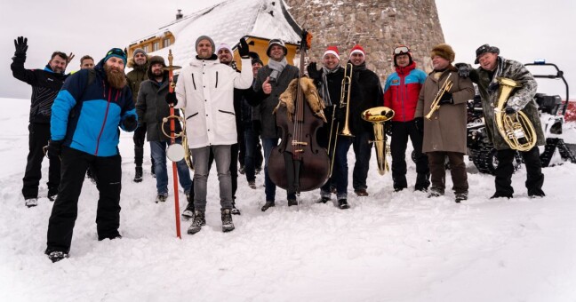 Z loňského natáčení koledy na Šeráku v Jeseníkách; zdroj: O5 a Radeček 