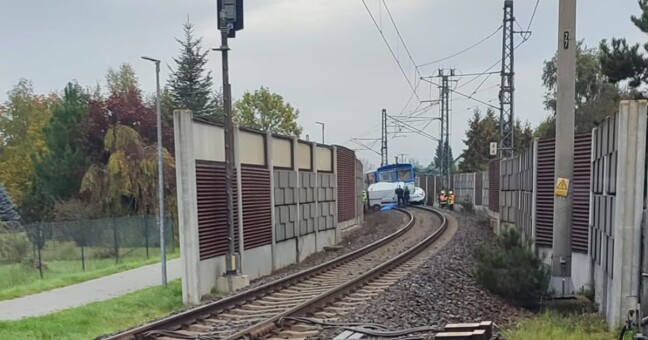 Jedna z nehod na postřelmovském přejezdu, zdroj: Facebook Milan Szabo 