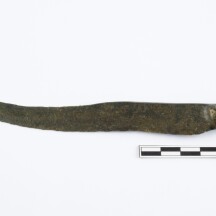 Bronzový nůž. (Kultura lidu popelnicových polí). Foto: ACO – Andrea Šindlerová