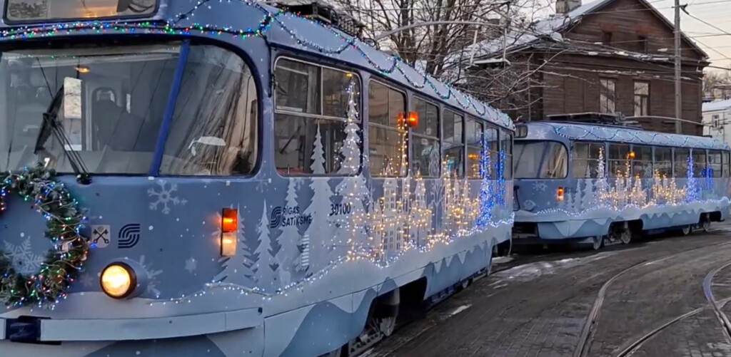 Vánoční tramvaj v Rize, zdroj: MHD86