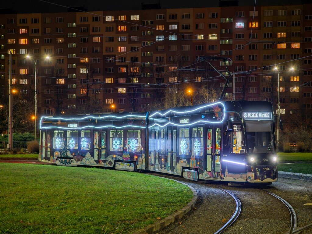 Vánoční tramvaj v Ostravě, zdroj: MHD86