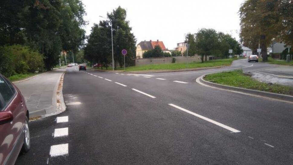 Opravená silnice v Neředíské ulici