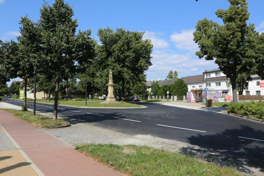 Oprava komunikace Náves Svobody, Holice