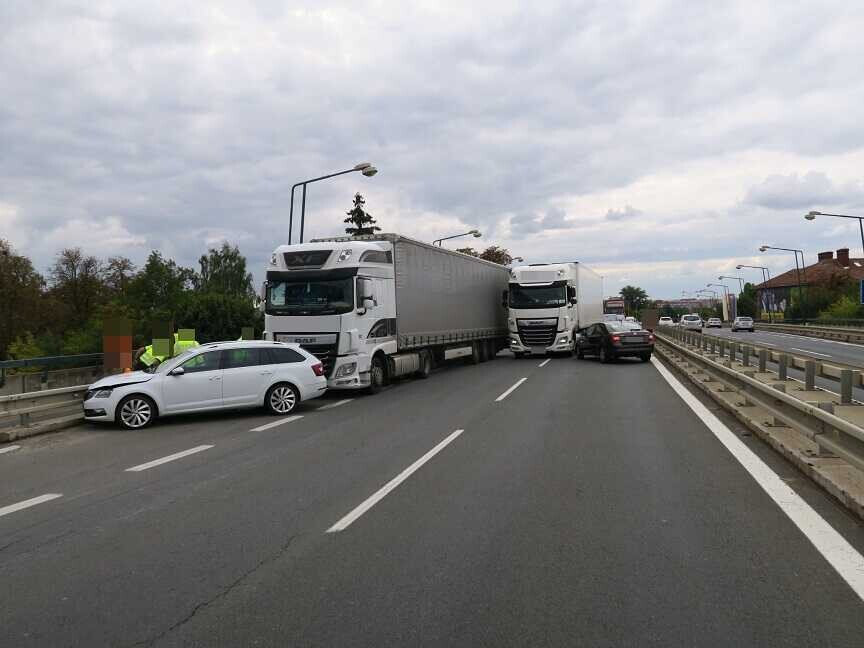 Hromadná dopravní nehoda Olomouc, foto: PČR