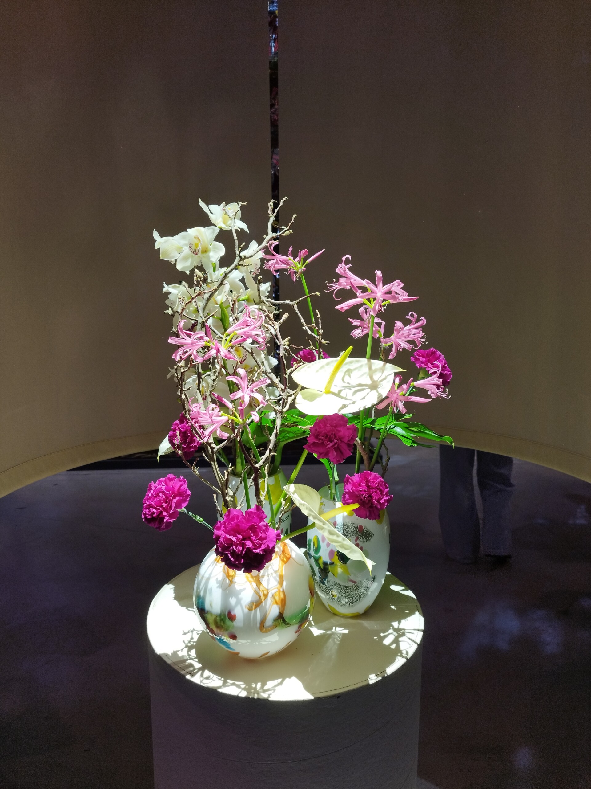 Aranžmá květin v látkovém tubusu