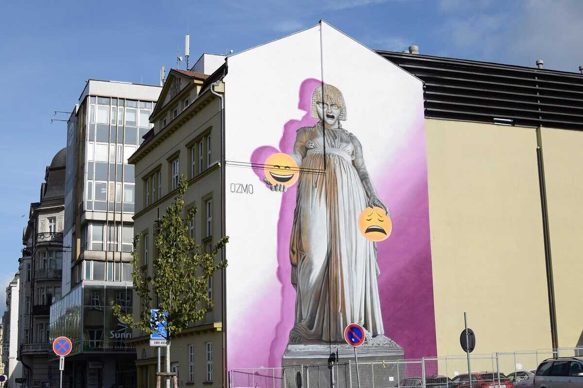 Malba na budově Moravského divadla 