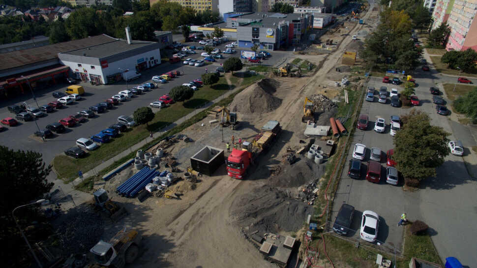 Stavba tramvajové trati na Nové Sady