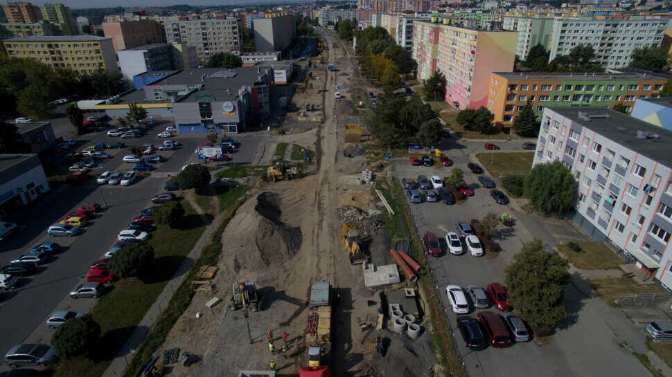 Stavba tramvajové trati na Nové Sady