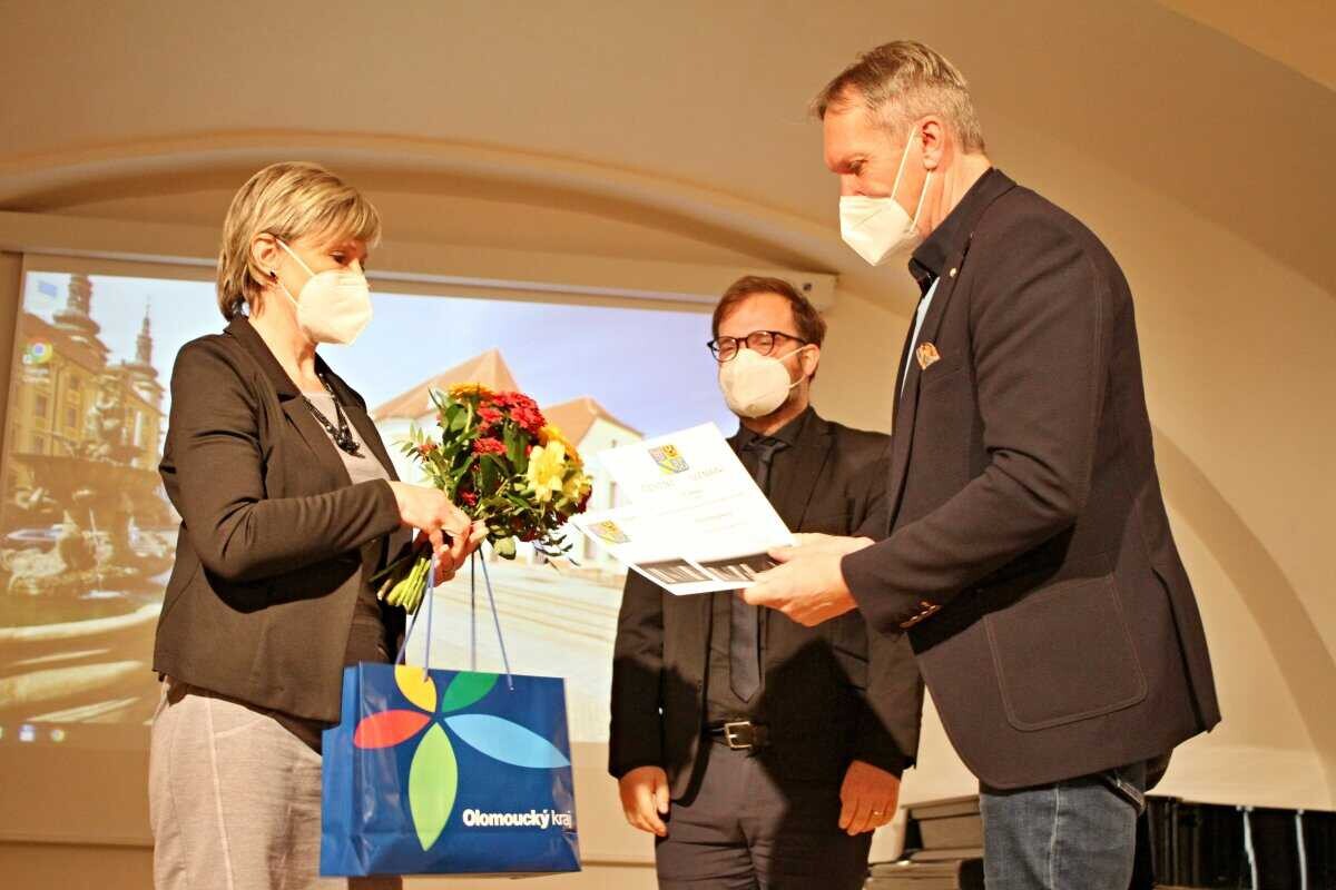 Zvláštní ocenění si odnesla knihovnice Marcela Kolomarová ze Skorošic, zdroj: Olomoucký kraj