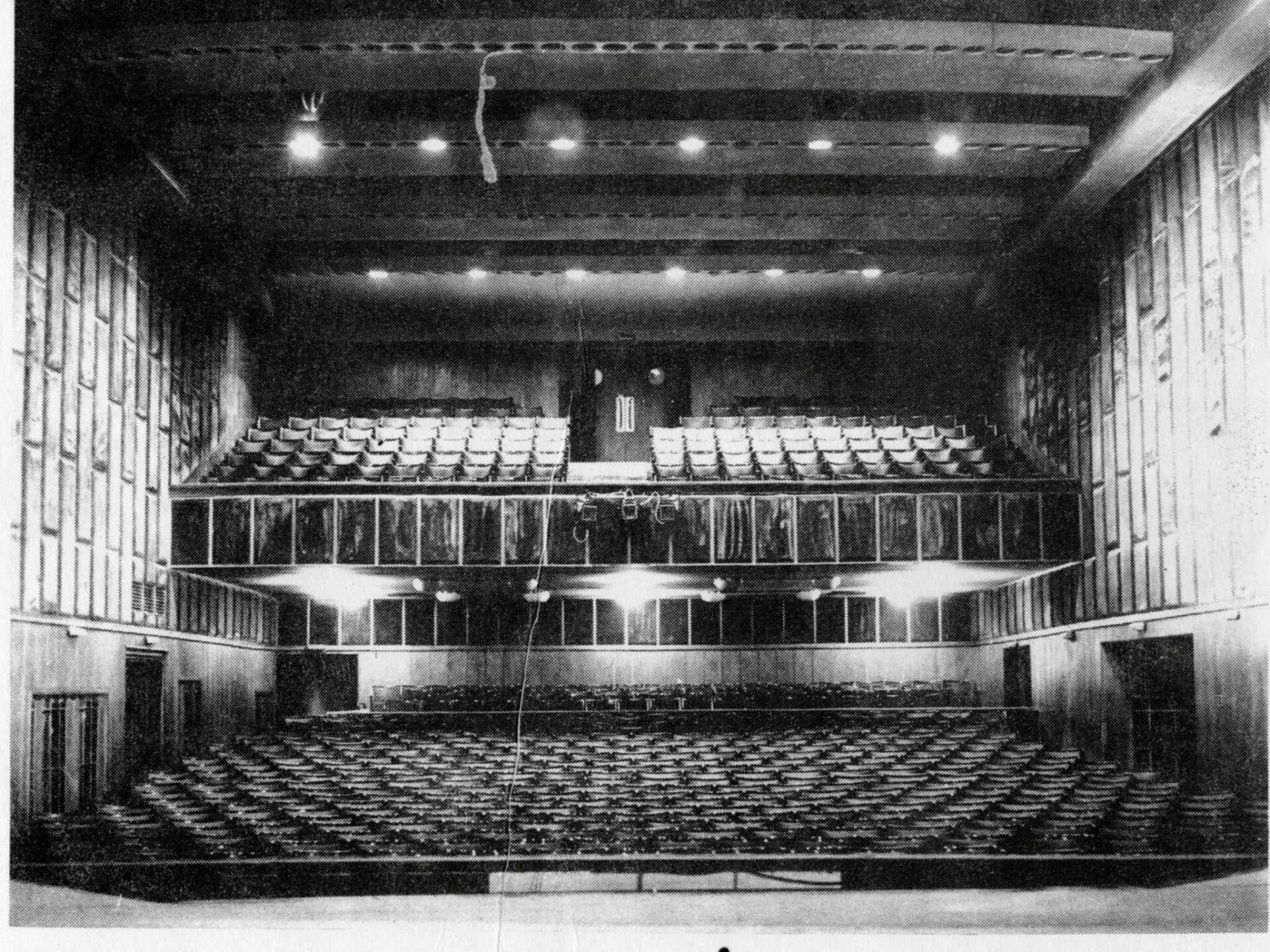 Budova divadla na konci 40. let | Zdroj: theatre-architecture.eu